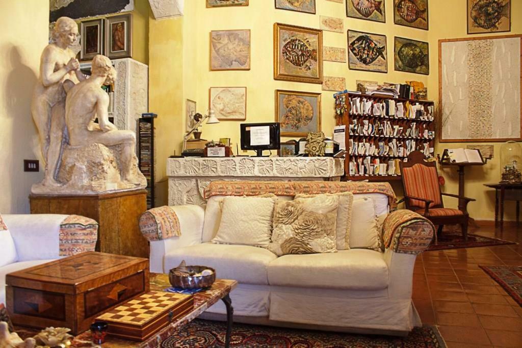 Donna Regina Dimora D'Epoca Apartment Napoli Exterior foto
