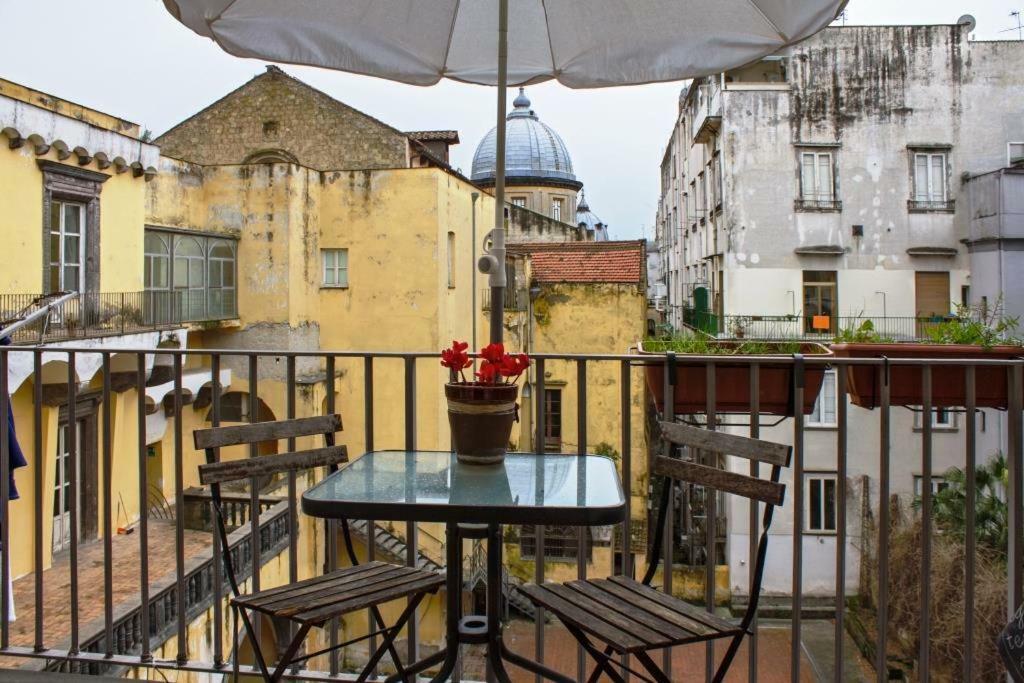 Donna Regina Dimora D'Epoca Apartment Napoli Exterior foto